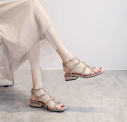 Sandalias Romanas de Tacón Bajo